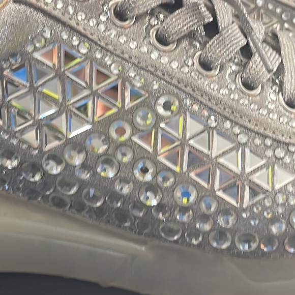 Sparkling Carrissa Sneakers Size US 9M - Picture 10 of 17